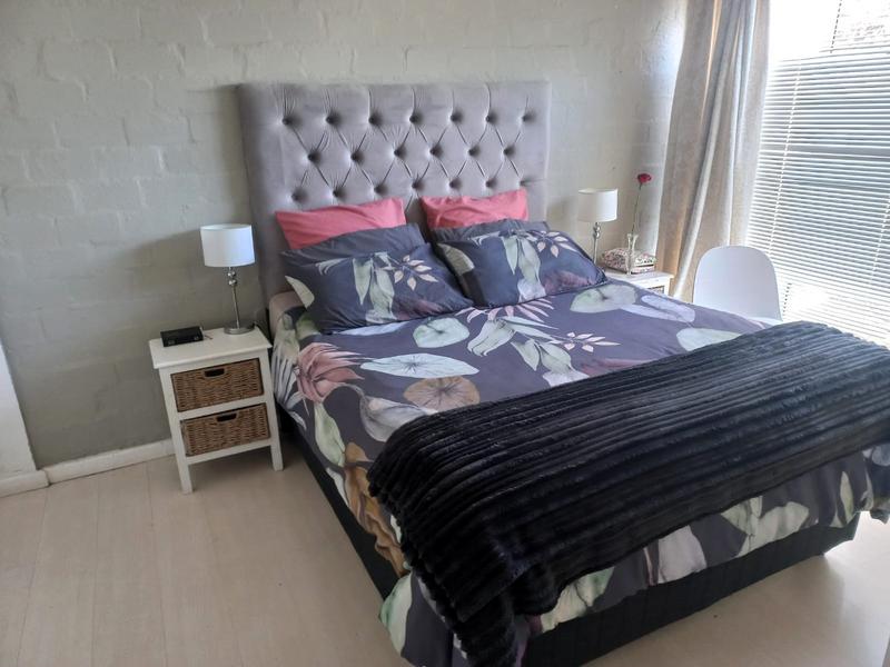 4 Bedroom Property for Sale in Guldenland Western Cape